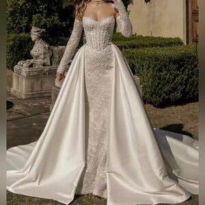 NEW Romano Gia Luxury Detachable Cathedral Overskirt